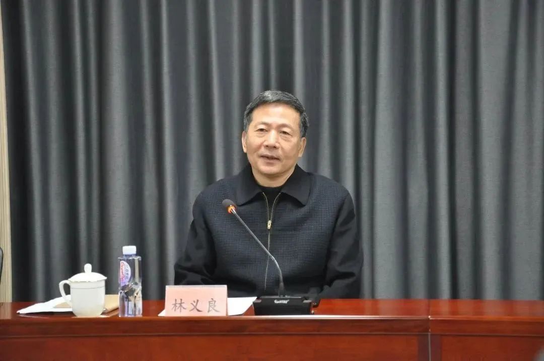 海峽出版發行(háng)集團黨委書記(jì)、董事長林義良(liáng)帶隊到印務集(jí)團開展調研