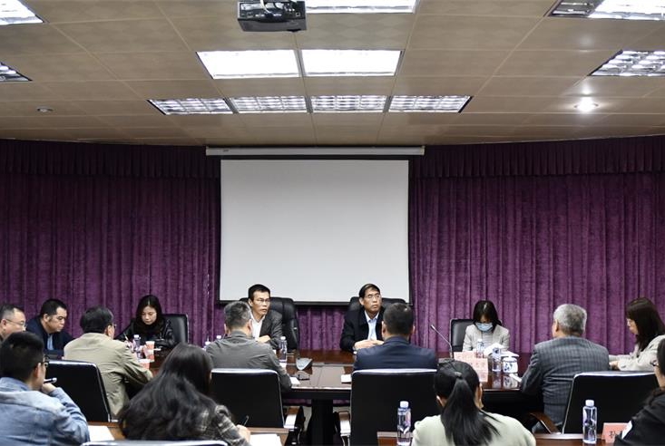 海峽出版發行(hang)集團黨委委員(yuán)、紀委書記、監察(chá)專員孫強到印(yìn)務集團開展制(zhi)度建設及執行(hang)情況專題調研(yan)